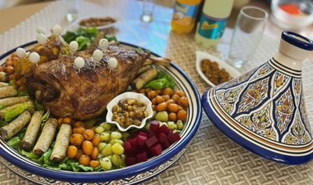 MÉCHOUI AU GIGOT D’AGNEAU & LÉGUMES SAUTÉS