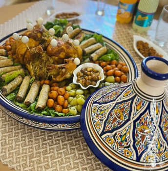 MÉCHOUI AU POULET & LÉGUMES SAUTÉS